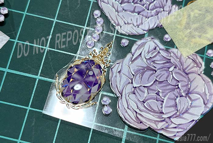 自作でボンボンドロップシールを目指した結果。うっすらと盛り上がってる程度で、本家とはちょっとほど遠い感じに。