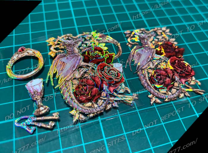 ドラゴンのマスキングテープ。薔薇と宝石とドラゴンのファンタジー絵柄。 / Dragon-themed masking tape. A fantasy design featuring roses, jewels and dragons.