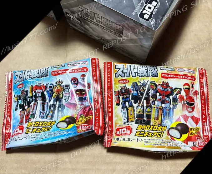 2026年6月発売のスーパー戦隊ロボのチャーム、パッケージの写真は2種類。ロボのラインナップは10種類。 / There are two different package designs for the Super Sentai Robot charms, due to be released in June 2026. The robot range comprises 10 different models.