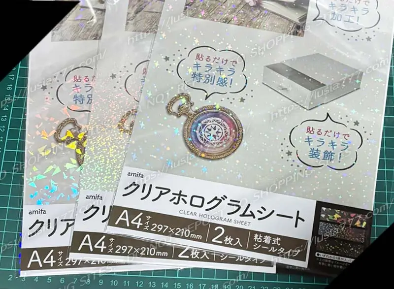 キラキラホログラムシール。A4サイズ2枚入り。100円ショップのセリア・キャンドゥで販売中。